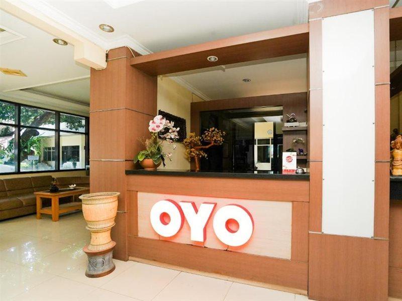 OYO 1652 Hotel Tampiarto Probolinggo Esterno foto
