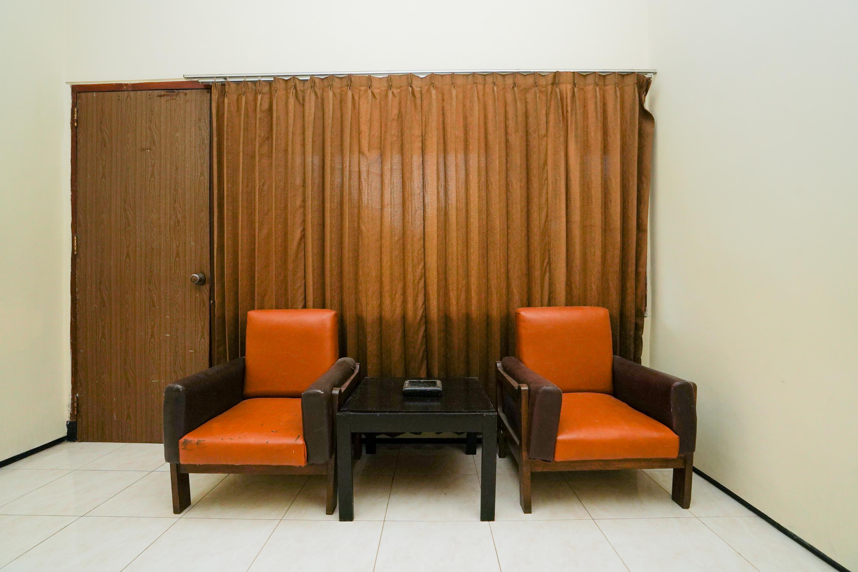 OYO 1652 Hotel Tampiarto Probolinggo Esterno foto