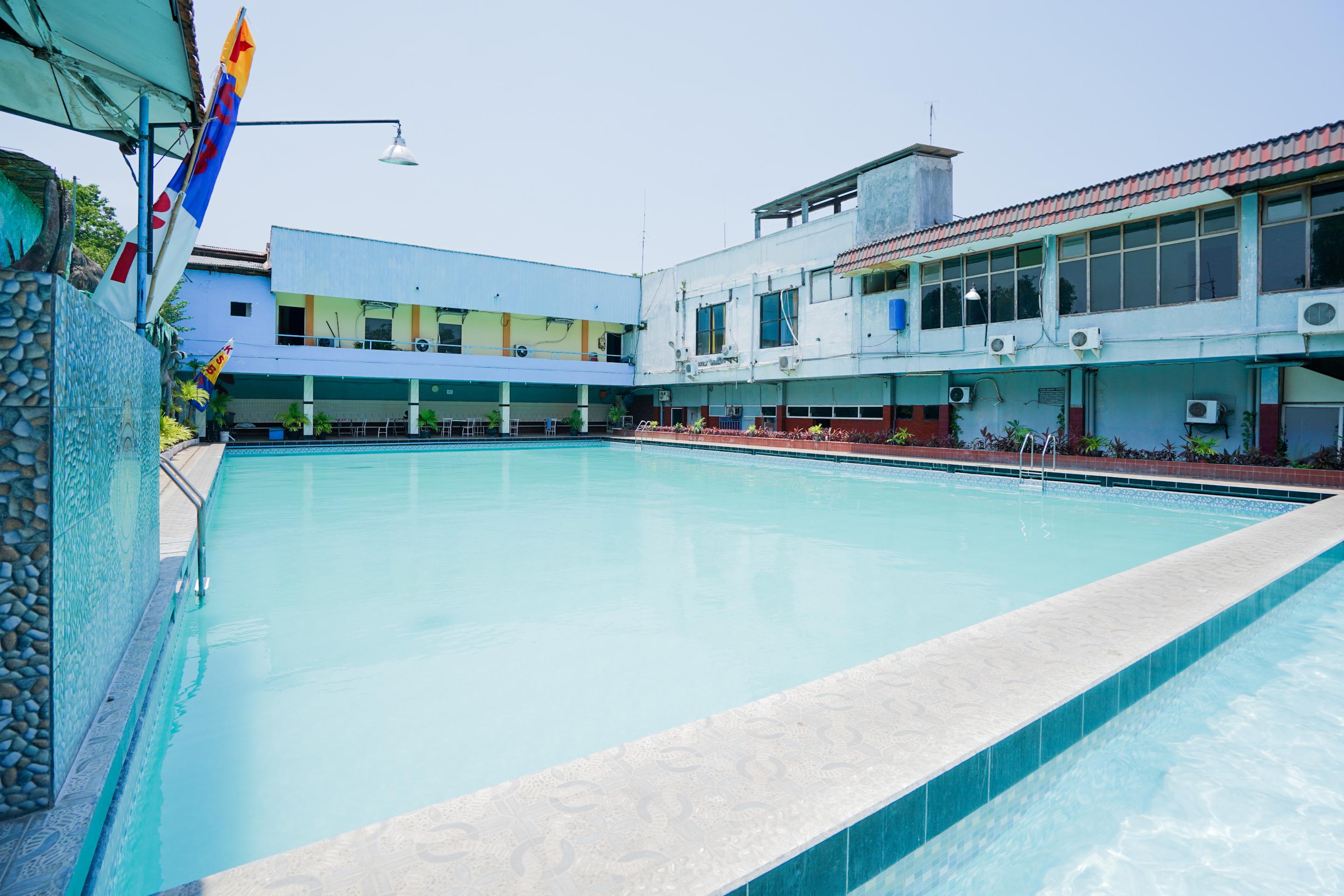OYO 1652 Hotel Tampiarto Probolinggo Esterno foto
