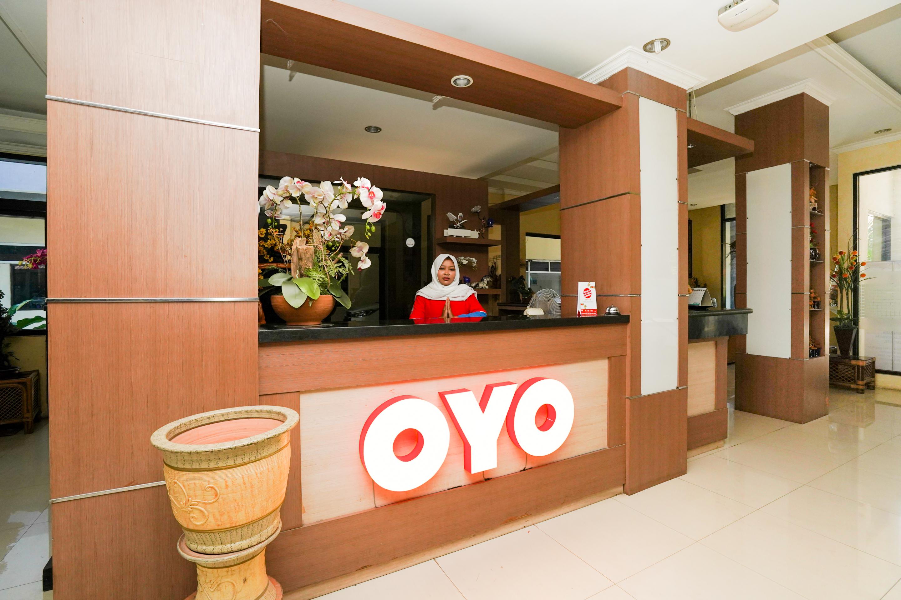 OYO 1652 Hotel Tampiarto Probolinggo Esterno foto
